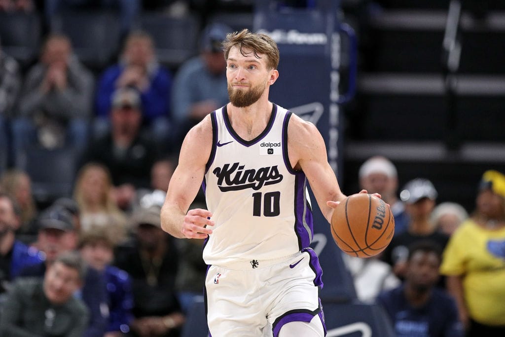 Three Things I Noticed on League Pass: Domantas Sabonis lends a helping hand